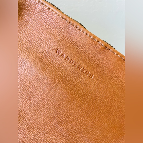 Wanderers Leather Crossbody Wristlet Clutch Tan Brass Hardware Great Pockets EUC - Picture 14 of 15